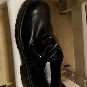 Black buckle platform shoes